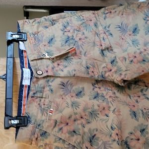 Men's like new shorts